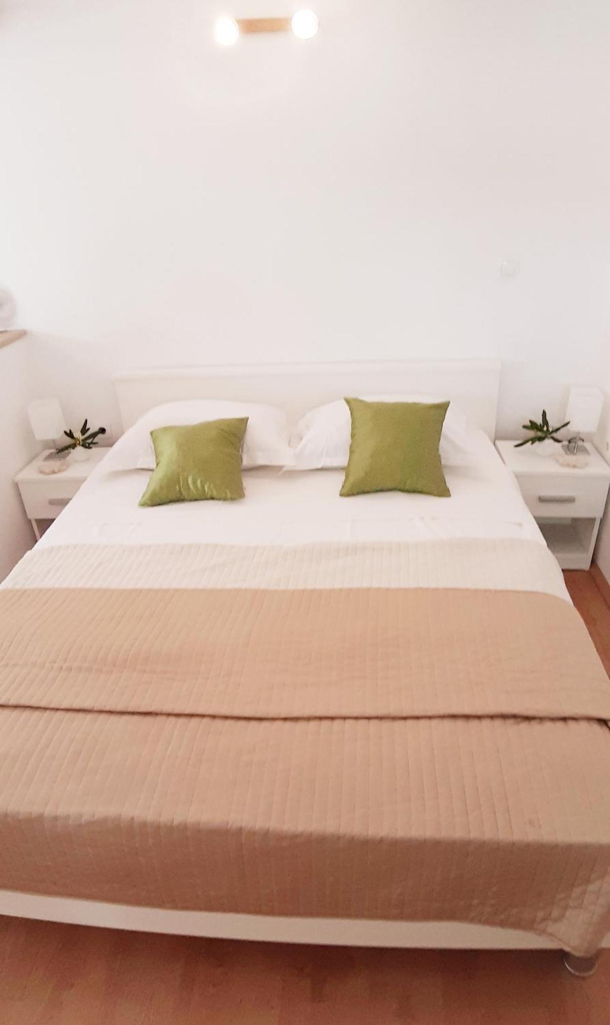 Apartments By The Sea Zavalatica, Korcula - 189 外观 照片